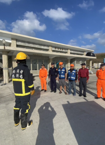 澎湖縣政府消防局花嶼消防分隊聯合各單位進行漁船火警搶救演練