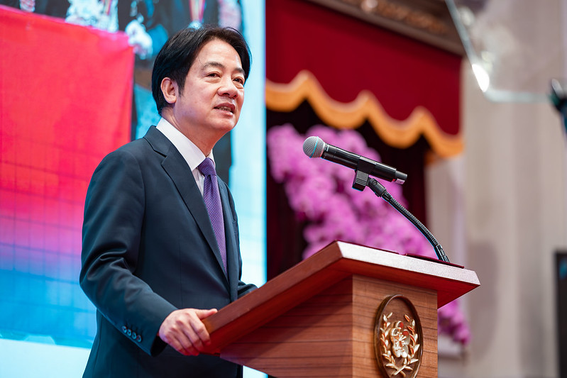 內閣改組仍未換卓榮泰，賴清德總統信任度僅36%，施政滿意度31%，專家警示民調跌破新低