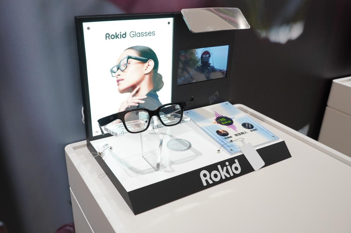 搶佔AI穿戴通路先機 寶島眼鏡布局全台101家Rokid樂奇AI智慧眼鏡體驗據點