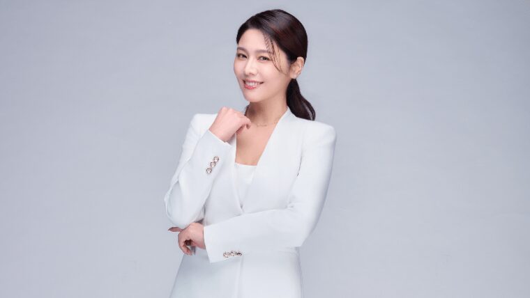 最美八點檔女王白家綺雙喜臨門 大婚前夕宣布晉升品牌監製「飲后超纖飲」誕生