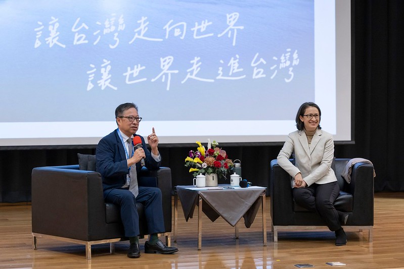高雄醫學大學高醫書院「校長講座」熱烈開講！蕭美琴副總統傳授未來外交策略與臺灣發展