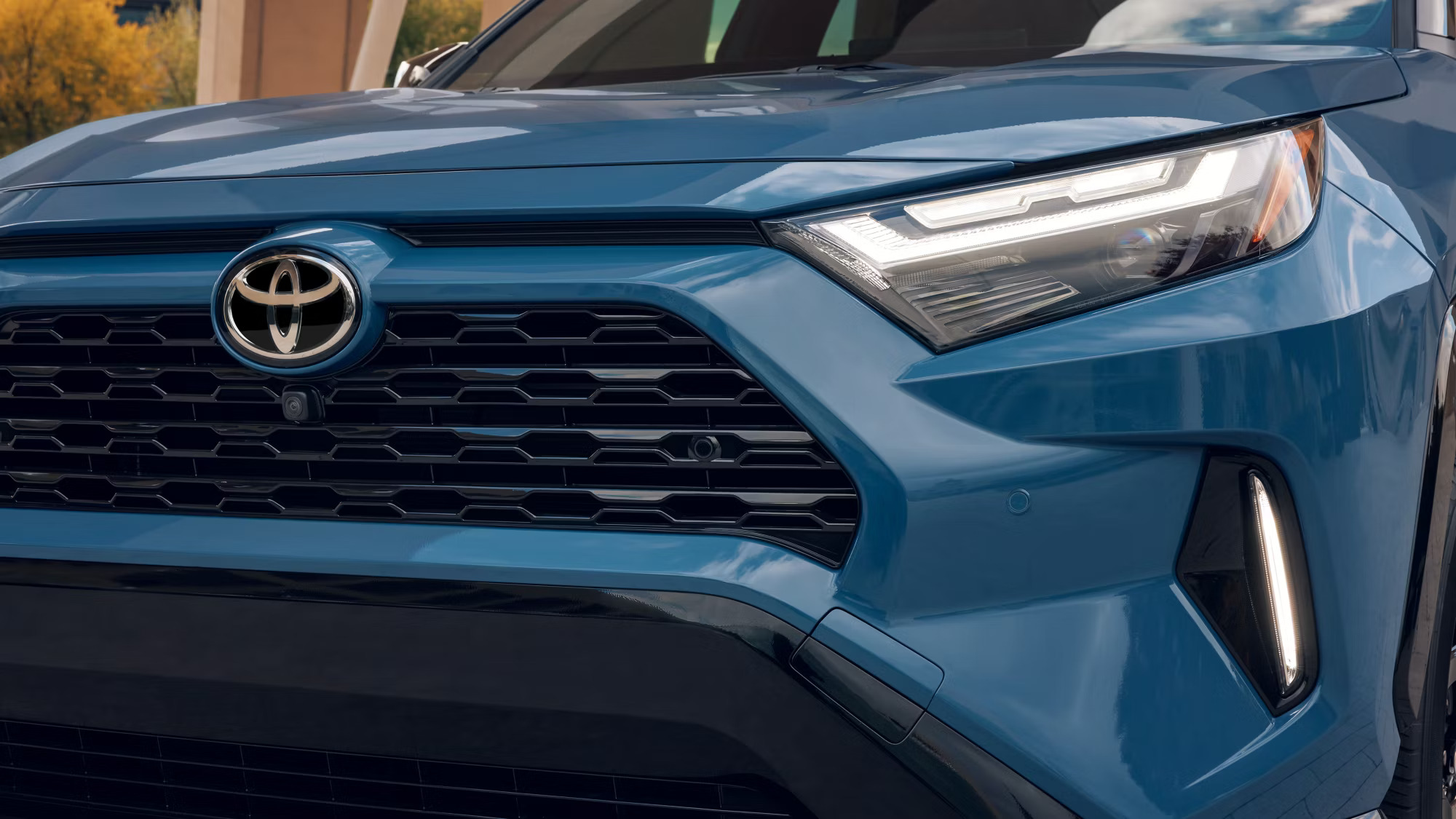 新世代 Toyota RAV4：外觀大改，動力與科技升級，引領SUV新潮流