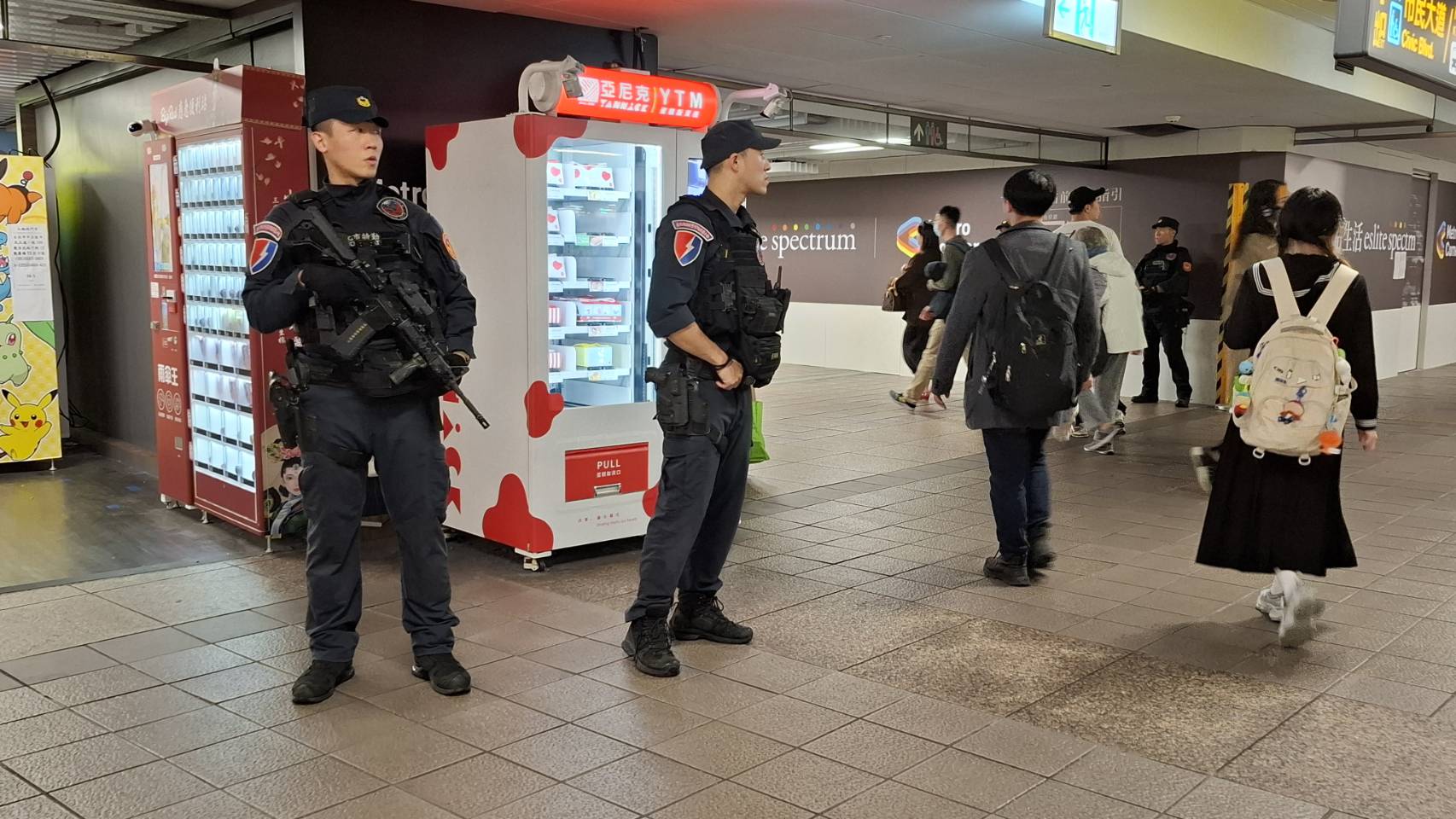 捷運安全拉警報　板南線臺北車站煙霧彈事件釀一死一傷　北捷升級維安、警方全力緝凶