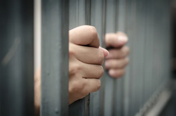 牢房變噩夢！臺中受刑人遭室友一天性侵犯三次 逃無可逃崩潰求救