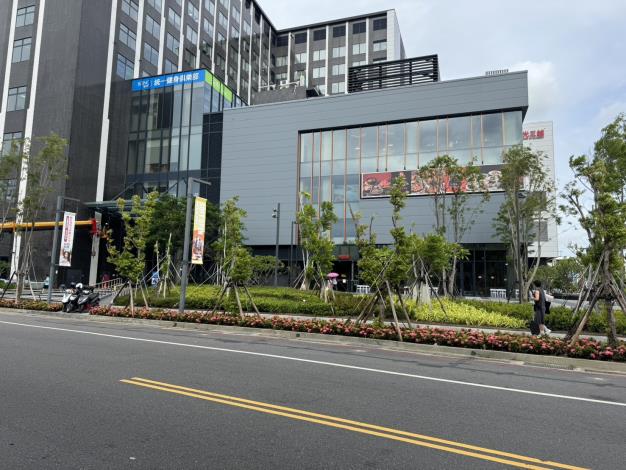 因應「新光三越台南小北門店」試營運　臺南小北商圈交通局整合停車與人車動線