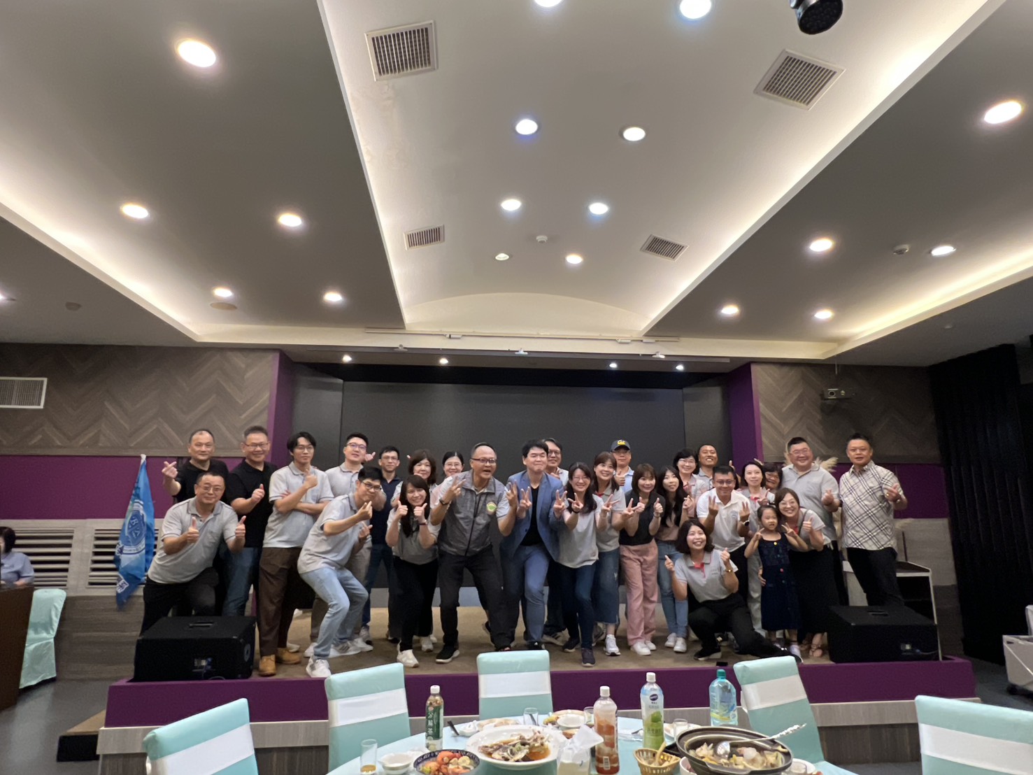 中正大學企業管理學系MBA舉辦敘舊迎新聯合餐會，企管系執行長鄭祥麟教授親臨祝賀！熱情迎新