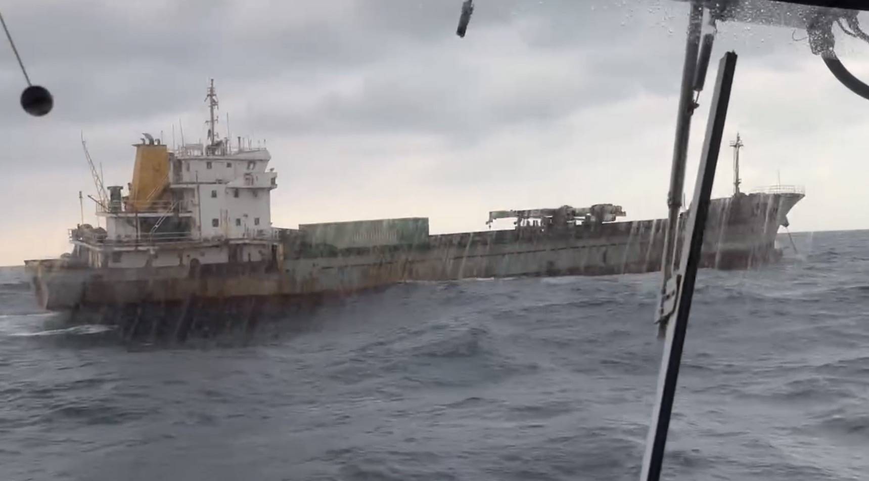 海底電纜遭破壞疑雲，海巡署緊急行動攔截貨輪，海委會強化查處措施