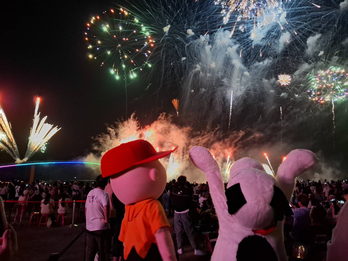 2025澎湖國際海上花火節正式開幕　SNOOPY主題萌翻全場