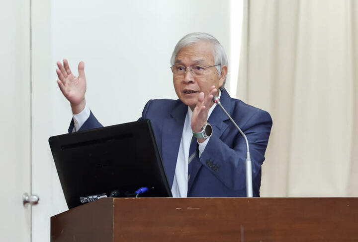 央行總裁楊金龍示警台股FOMO熱潮　央行關注槓桿投資風險與AI資金集中效應