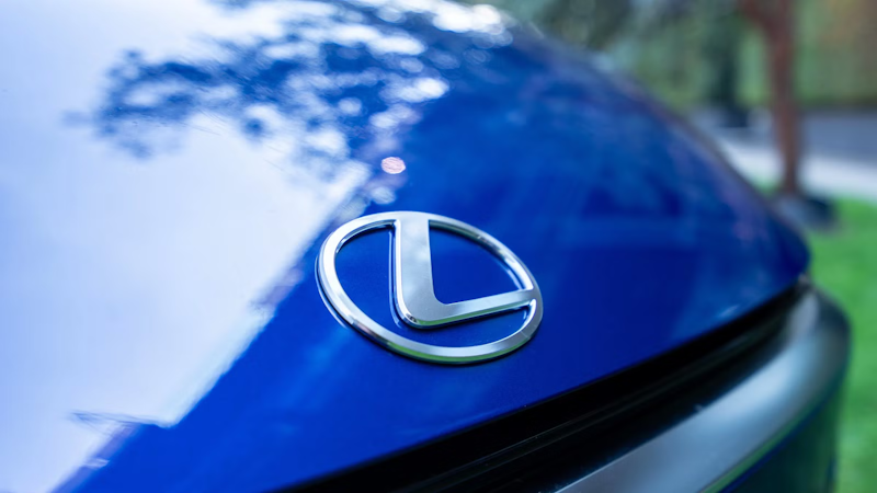 Lexus開發電動車專用手排變速系統 模擬離合與H排檔操作感