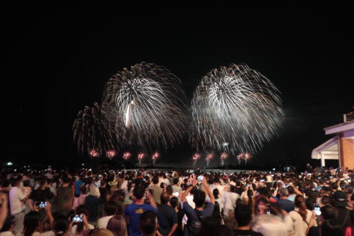 2025臺南夏日音樂節—將軍吼音樂節9月熱力開唱　畢書盡、TRASH、Ozone強勢壓軸　6分鐘煙火秀嗨翻臺南漁港