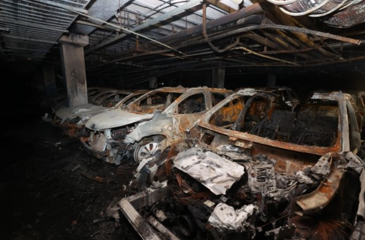 韓國電動車市場震盪！賓士EQE 350起火釀災，拋售潮席捲二手市場