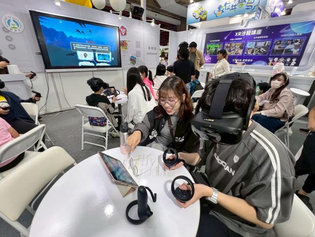 揭密臺南市領航教師攜手學校共譜AI新樂章！VR沉浸式體驗如何真正打造有感學習？