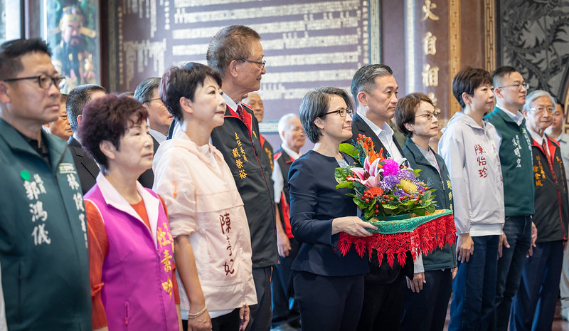 蕭美琴副總統赴臺南廟宇參拜　歸南北極殿祈願四季平安