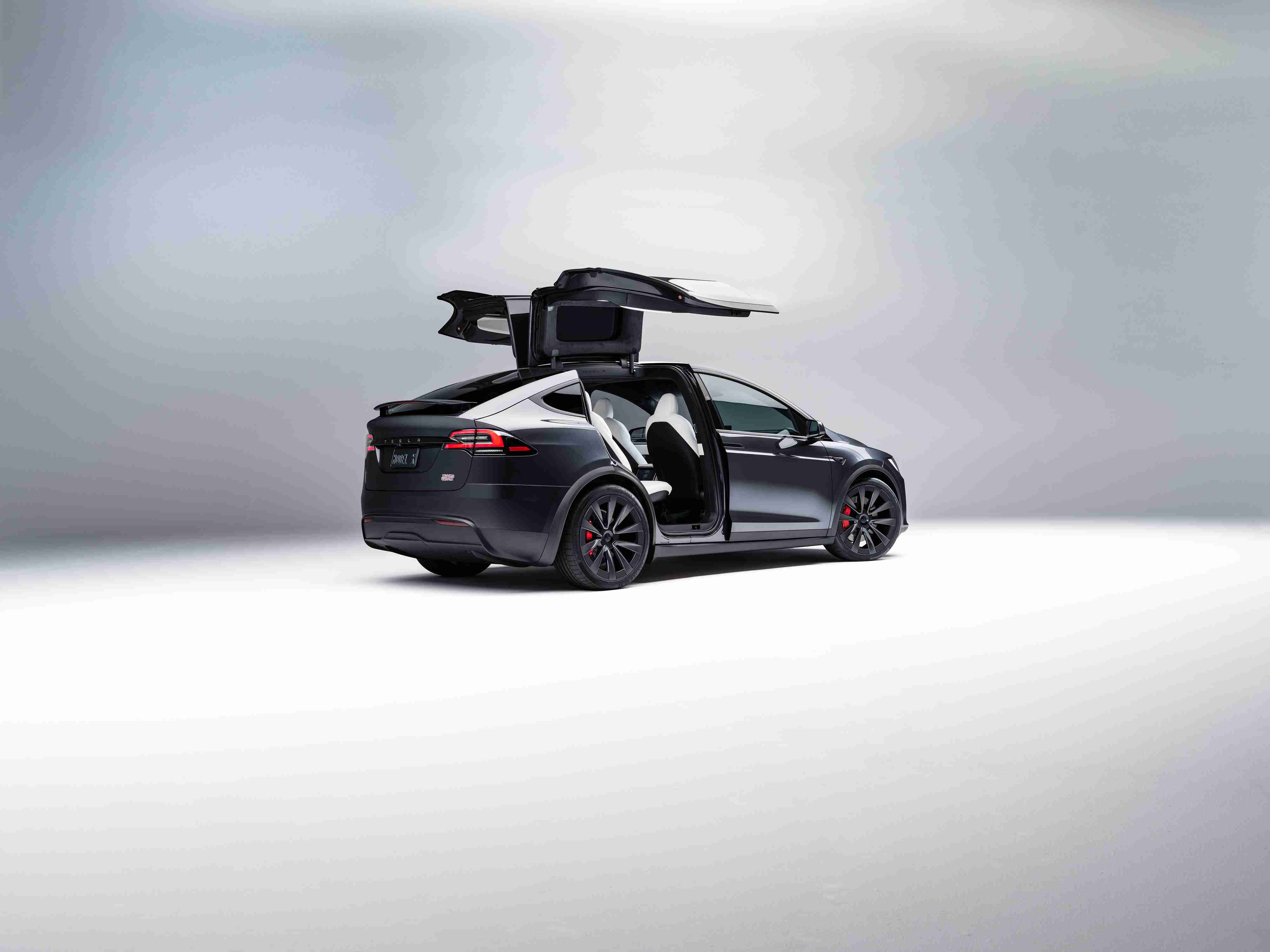 特斯拉上調 Model X 售價，恢復終身免費超級充電優惠