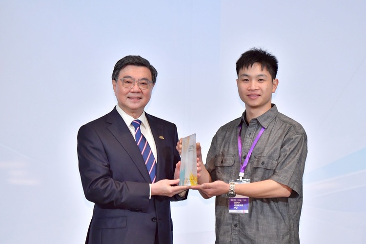 行政院長卓榮泰表揚全國模範勞工貢獻　揭勞工權益提升與勞工照顧新方向