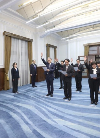 行政院大換血！賴清德總統領導新任政務人員與駐外大使宣誓典禮