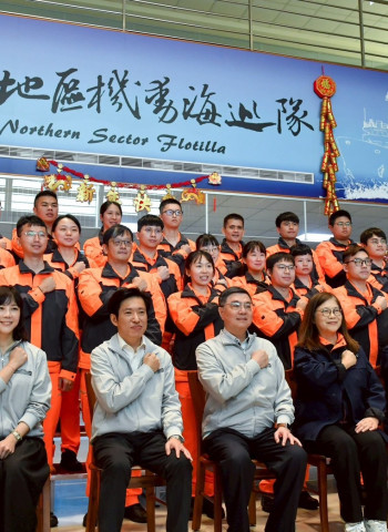 新春首日親赴海巡隊　行政院長卓榮泰慰勉海巡同仁　落實挺海巡護臺灣政策並提升裝備資源與勤務環境