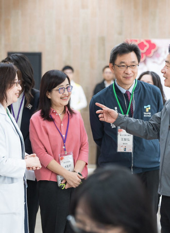 為因應春節就醫需求高峰　賴清德總統走訪假日輕急症中心　肯定醫界與政府協力合作成果  穩定春節醫療量能