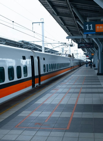 高鐵台南站旅客落軌意外釀憾事　1307車次停駛處理　中午全線恢復正常運轉