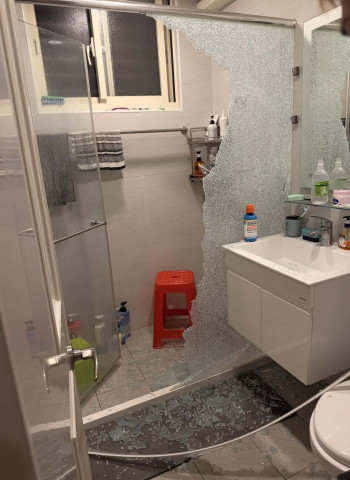 浴室玻璃門爆裂事故頻發　專家強調防爆膜對強化玻璃潛藏風險的重要性