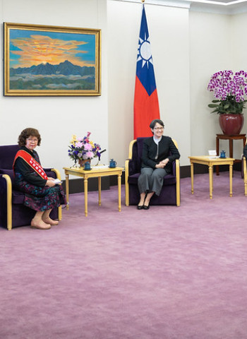 第30屆志願服務楷模金駝獎得獎人受表揚　蕭美琴副總統讚揚志工凝聚社會溫暖力量