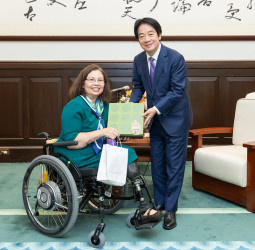 賴清德總統感謝美國聯邦參議員達克沃絲提案紀念臺灣總統直選30週年　展現臺美深厚情誼