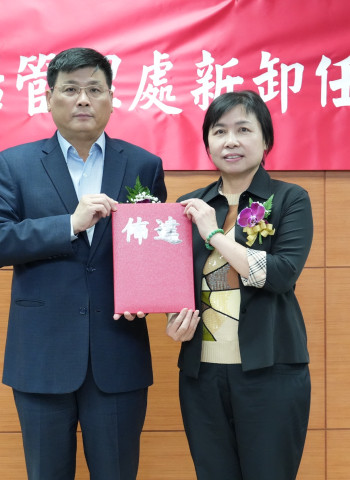 澎縣府車船處新舊任處長交接　陳韻如接棒強化公車與交通船服務